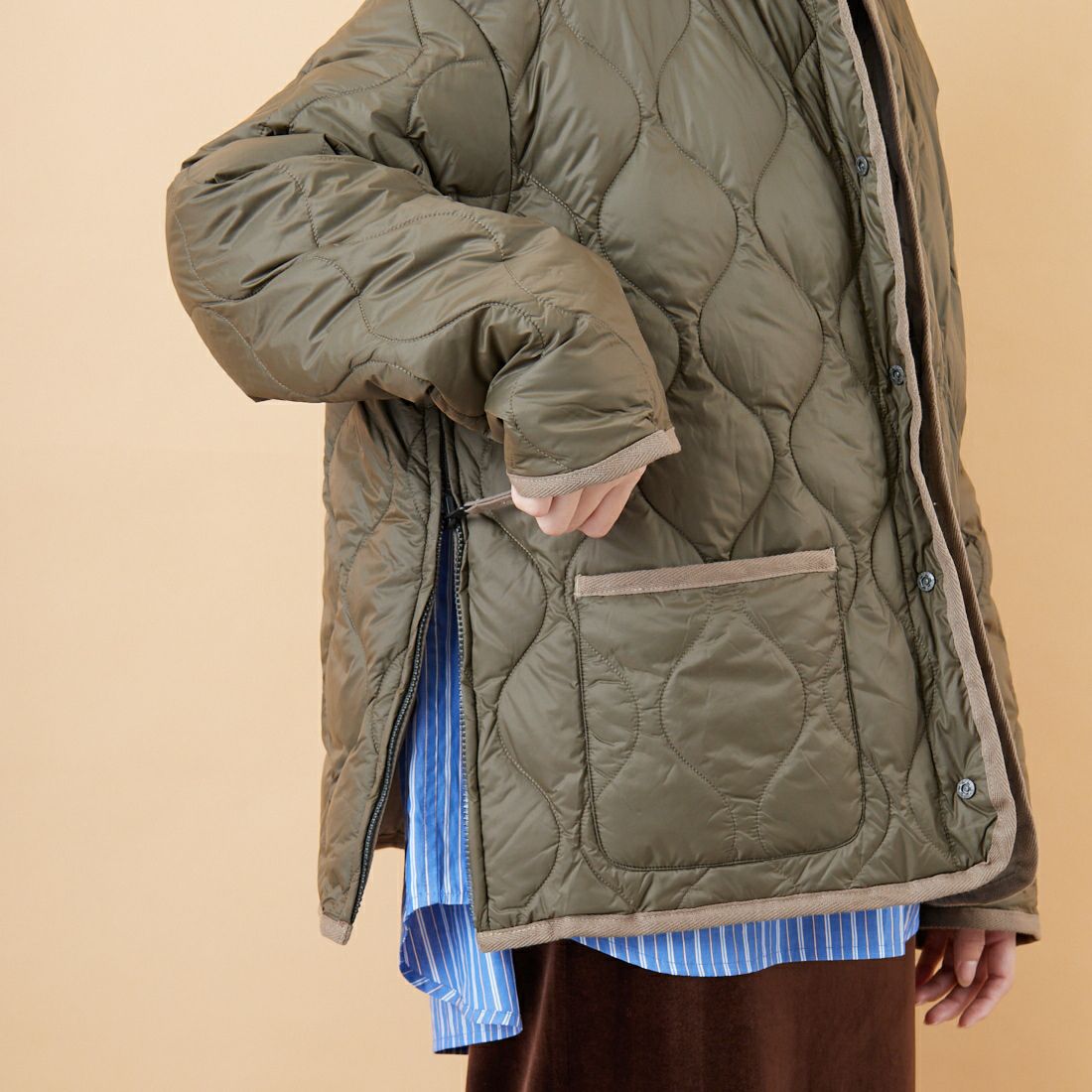 TAION [タイオン] 別注 リバーシブル ライトダウンジャケット [TAION-JF001] KHAKI &&モデル身長：162cm 着用サイズ：S&&