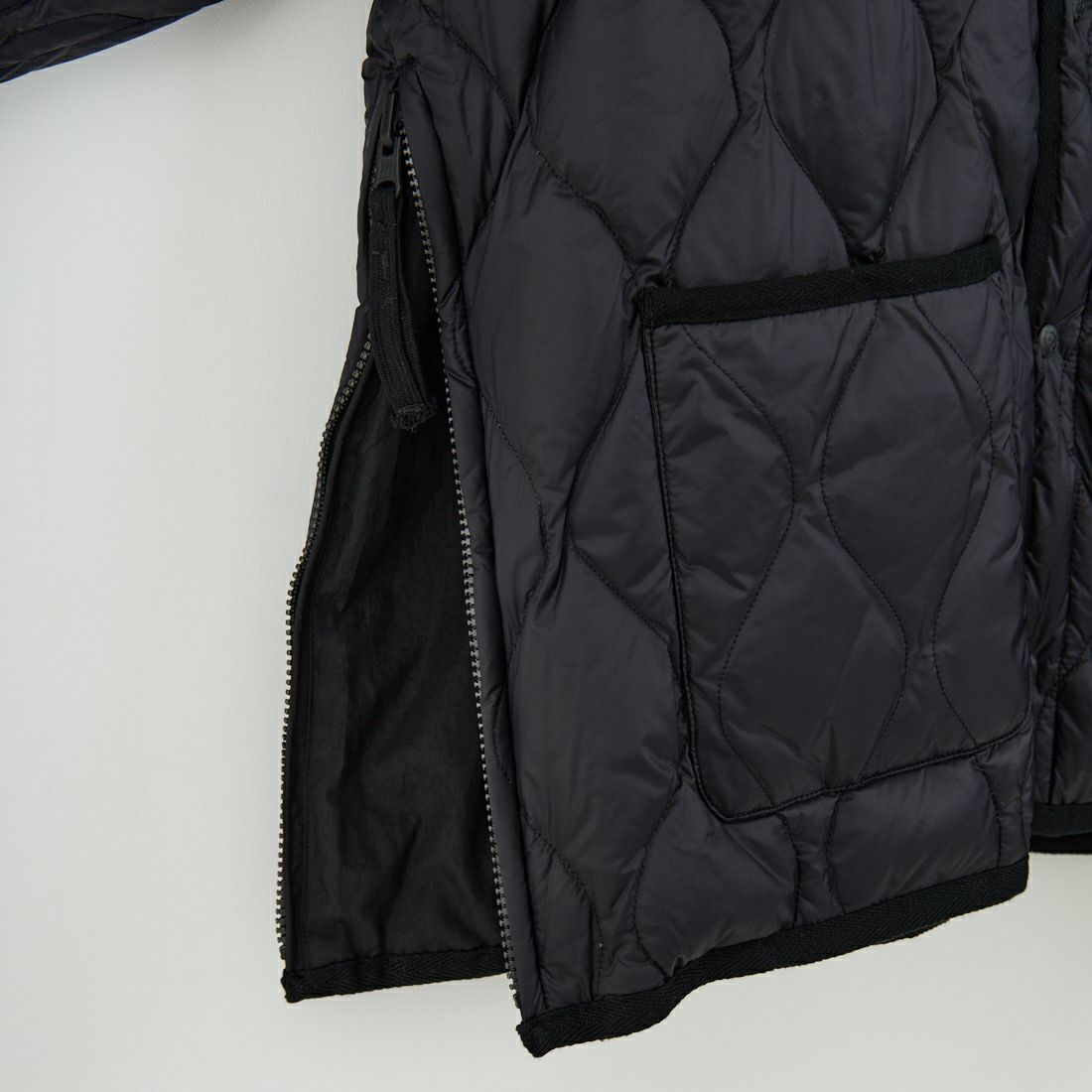 TAION [タイオン] 別注 リバーシブル ライトダウンジャケット [TAION-JF001] BLACK