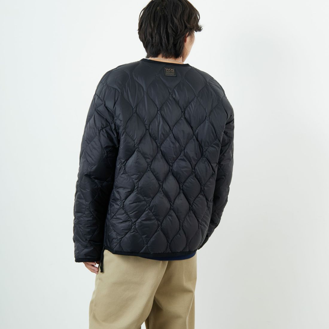 TAION [タイオン] 別注 リバーシブル ライトダウンジャケット [TAION-JF001] BLACK &&モデル身長：179cm 着用サイズ：L&&