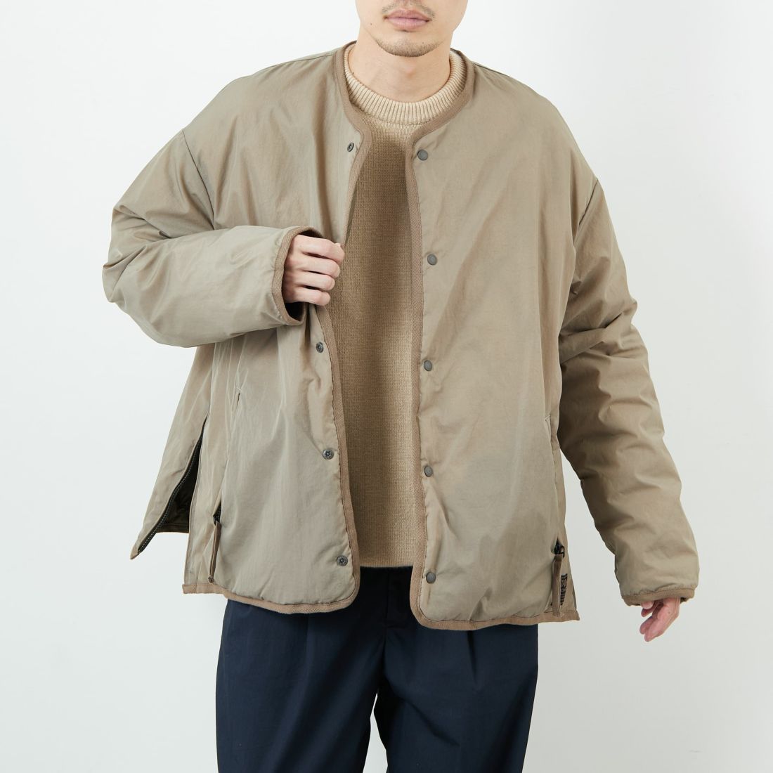 TAION [タイオン] 別注 リバーシブル ライトダウンジャケット [TAION-JF001] KHAKI &&モデル身長：168cm 着用サイズ：L&&