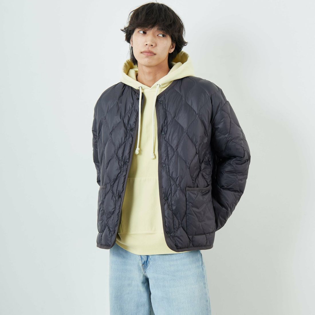 TAION [タイオン] 別注 リバーシブル ライトダウンジャケット [TAION-JF001] D.CHARCOAL &&モデル身長：179cm 着用サイズ：L&&