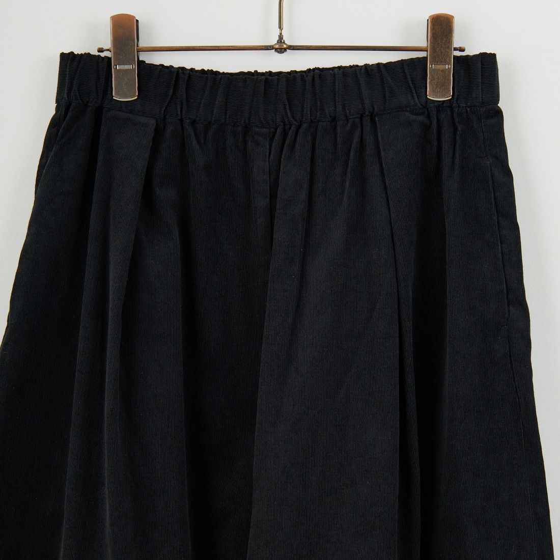 mizuiro ind [ミズイロインド] コーデュロイタックワイドパンツ [4-260067] 99 BLACK