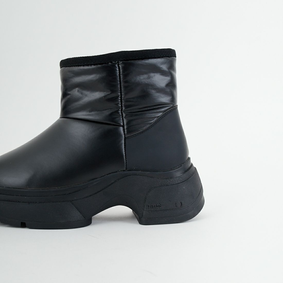 PAES [ペイズ] パデッドファーブーツ [PADDED-FUR-BOOTS] GLOSSY BLK