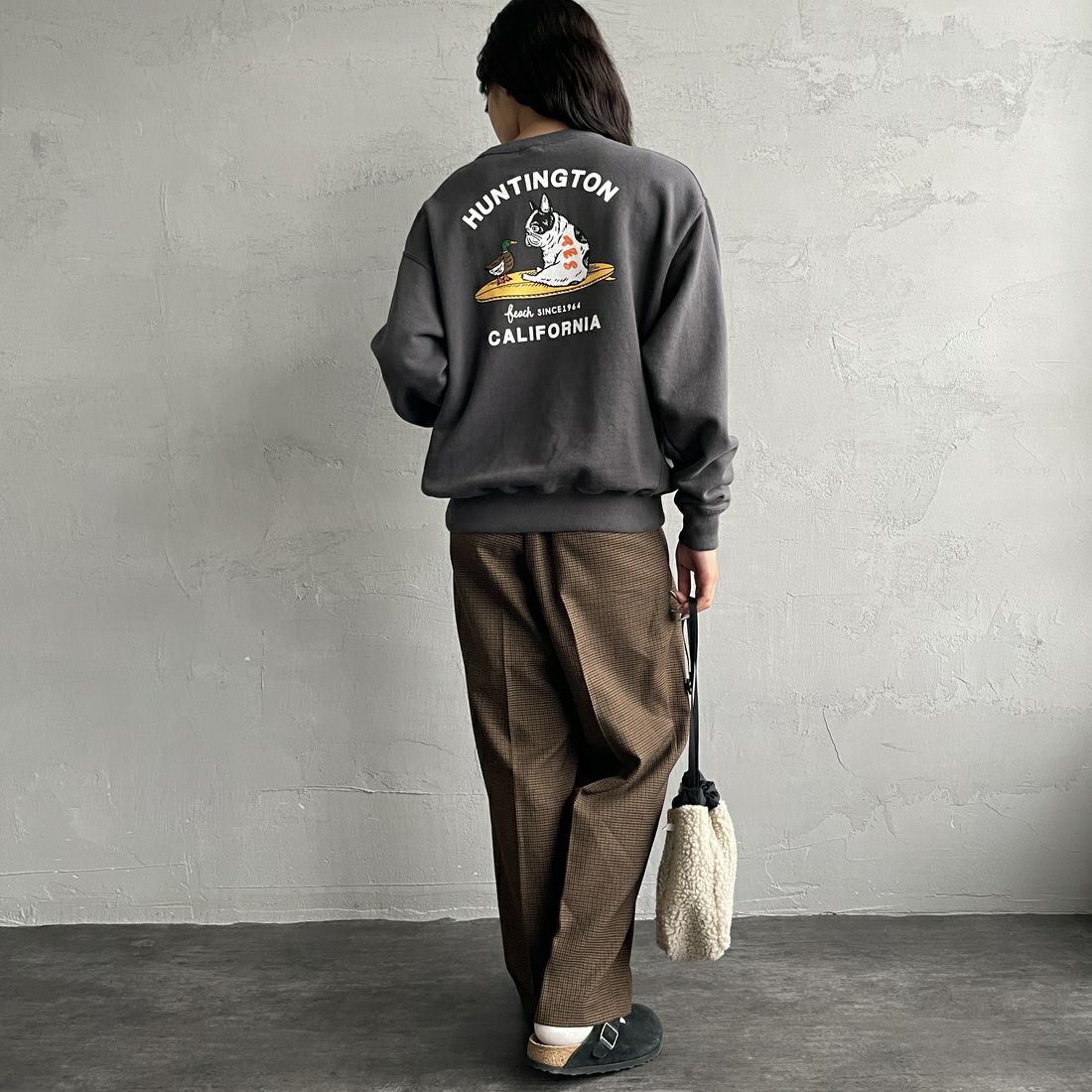 The Endless Summer [エンドレスサマー] 別注 BUHIダック バックプリントスウェット [FH-25774501-JF] &&モデル身長：162cm 着用サイズ：&&