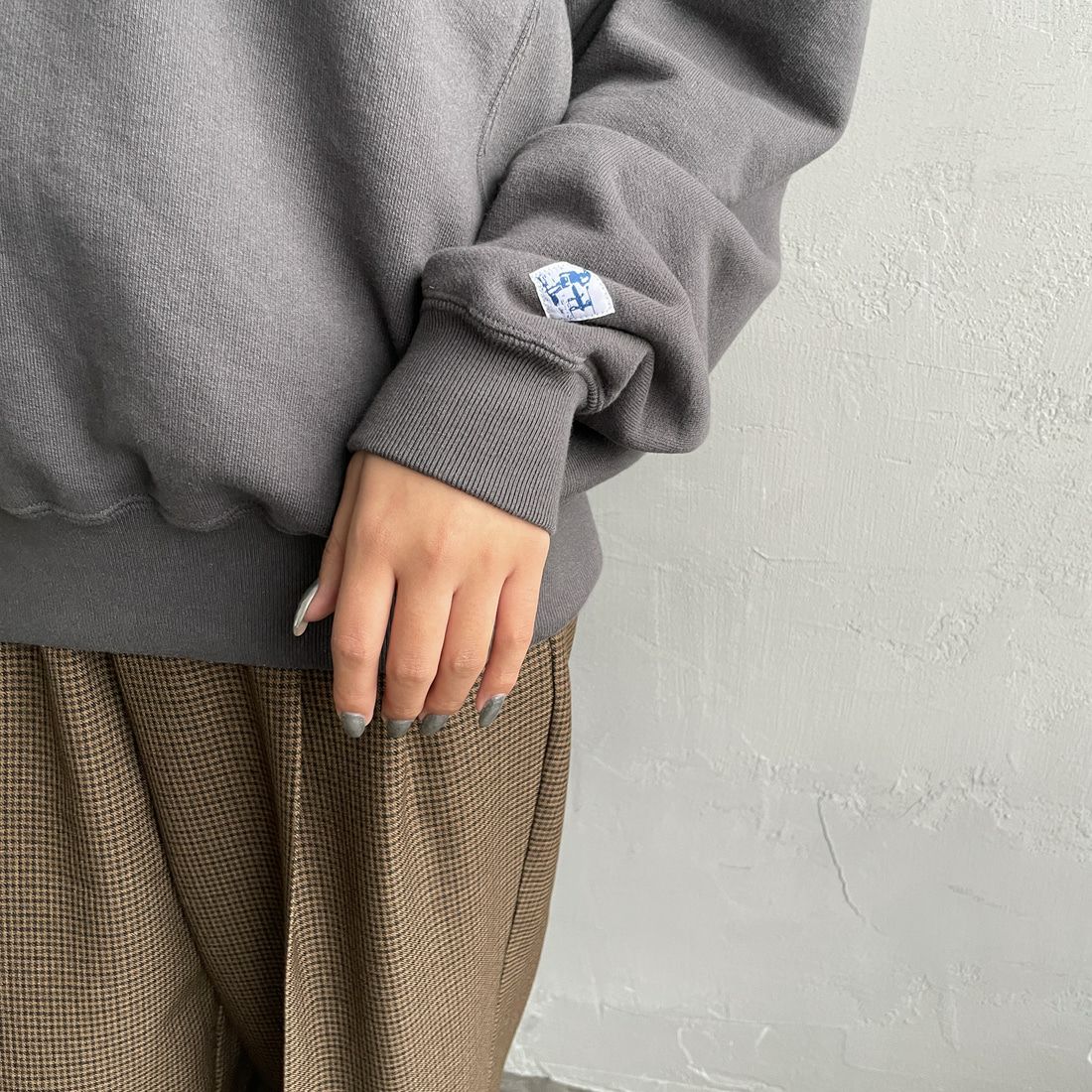 The Endless Summer [エンドレスサマー] 別注 BUHIダック バックプリントスウェット [FH-25774501-JF] &&モデル身長：162cm 着用サイズ：&&