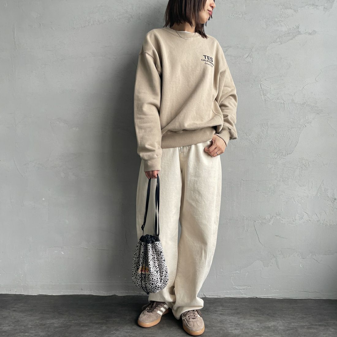 The Endless Summer [エンドレスサマー] 別注 BUHIダック バックプリントスウェット [FH-25774501-JF] &&モデル身長：159cm 着用サイズ：&&