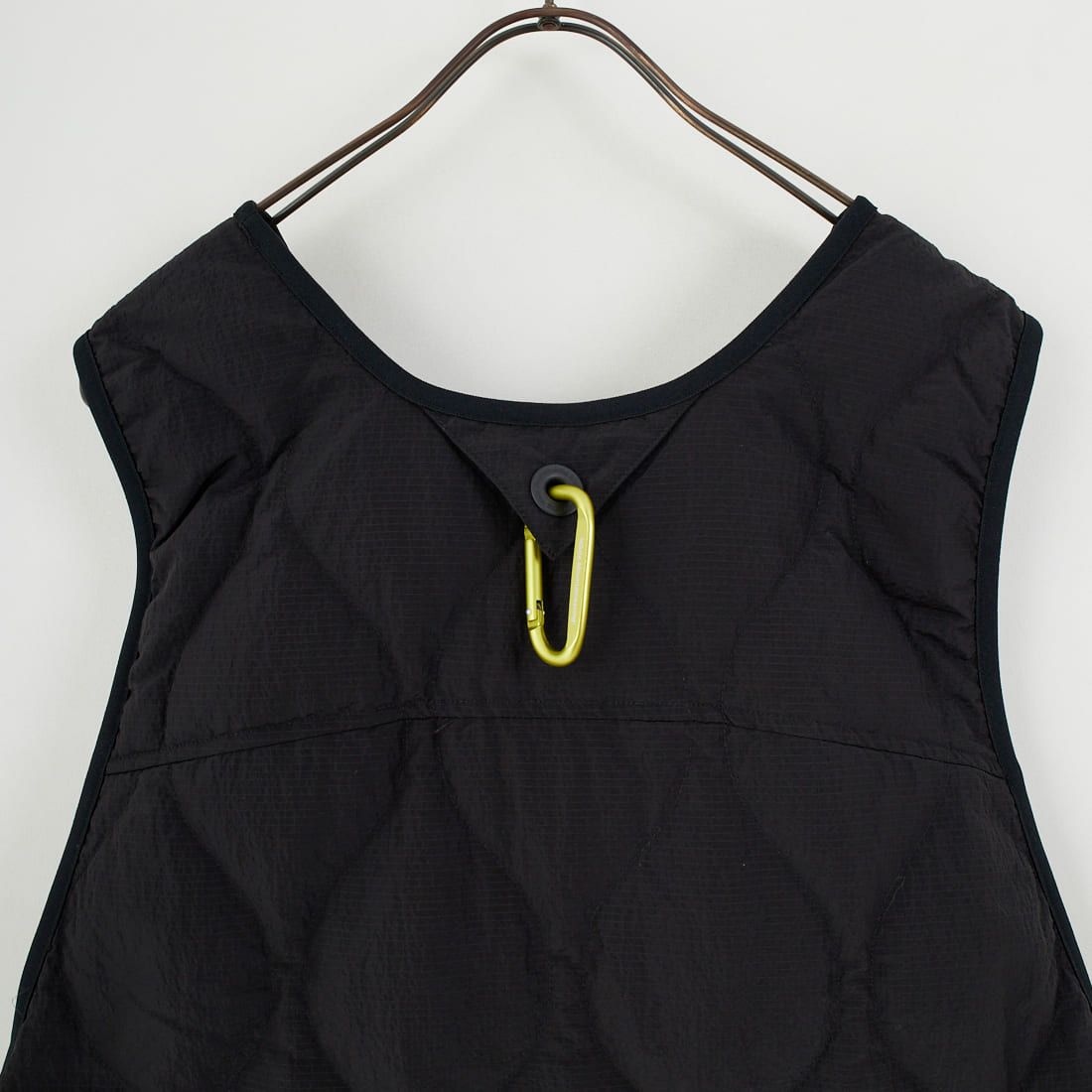 White Mountaineering [ホワイトマウンテニアリング] WM×TAION キルティングダウンベスト [WM2573205] BLACK