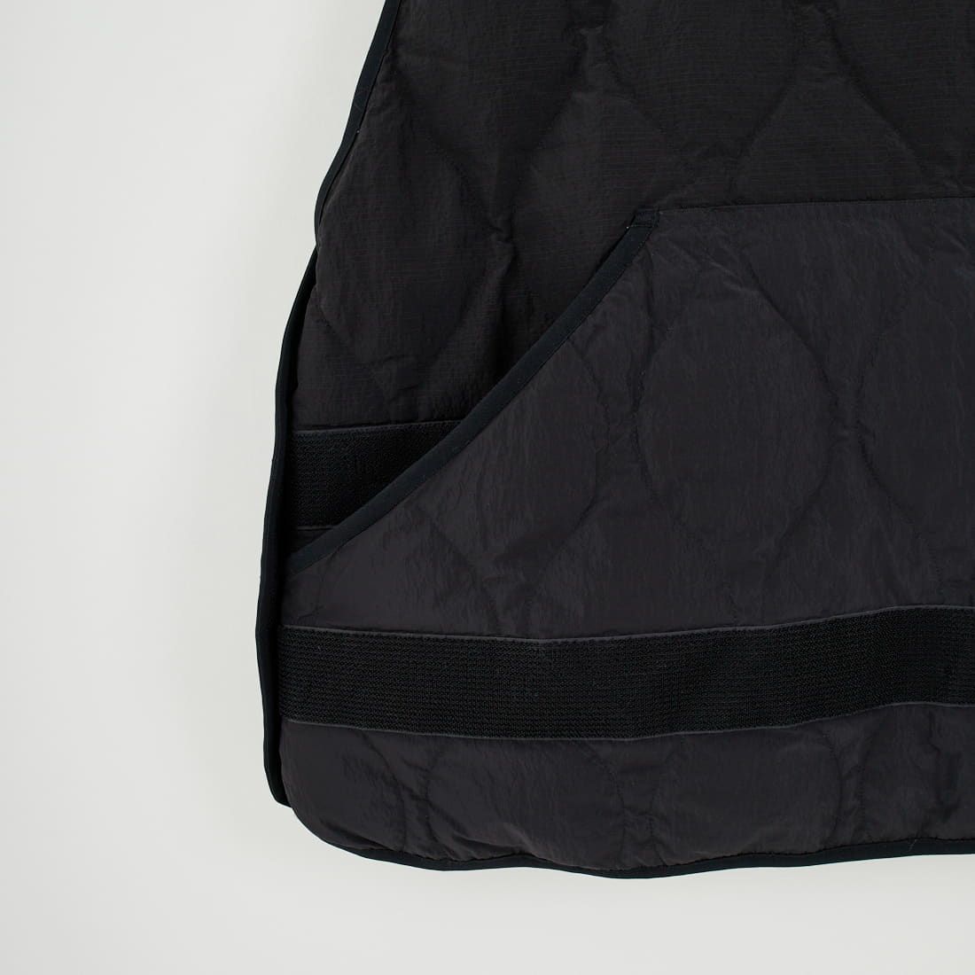 White Mountaineering [ホワイトマウンテニアリング] WM×TAION キルティングダウンベスト [WM2573205] BLACK