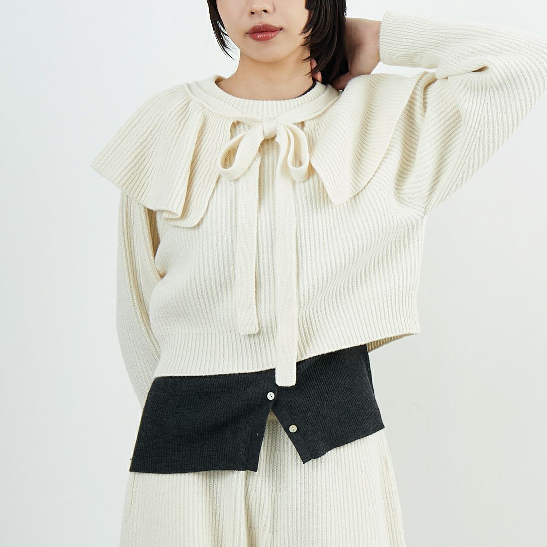 UNFIL [アンフィル] ウーレンコットン&EXファインラムウール リブニットフリルカラー [WVFL-UW125] OFF WHITE &&モデル身長：162cm 着用サイズ：1&&