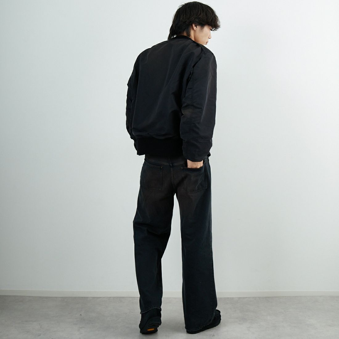 BOW WOW [バウワウ] L-2B エイジドフライトジャケット [BW252-L2FJ] AGED BLACK &&モデル身長：179cm 着用サイズ：L&&