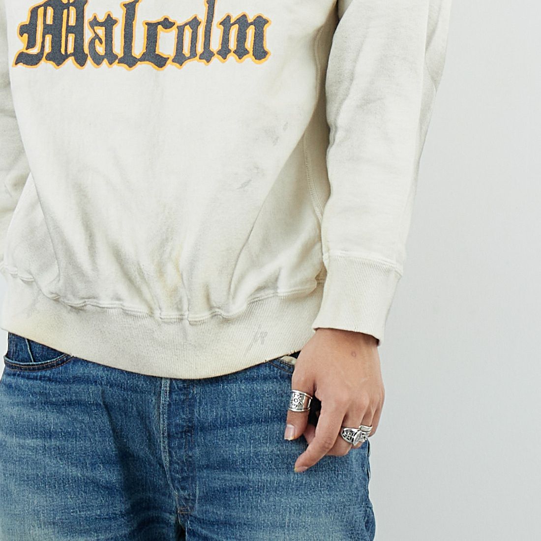 BOW WOW [バウワウ] UNIV.マクラーレン レタリングエイジドスウェット [BW252-UMLS] AGED WHITE &&モデル身長：179cm 着用サイズ：L&&