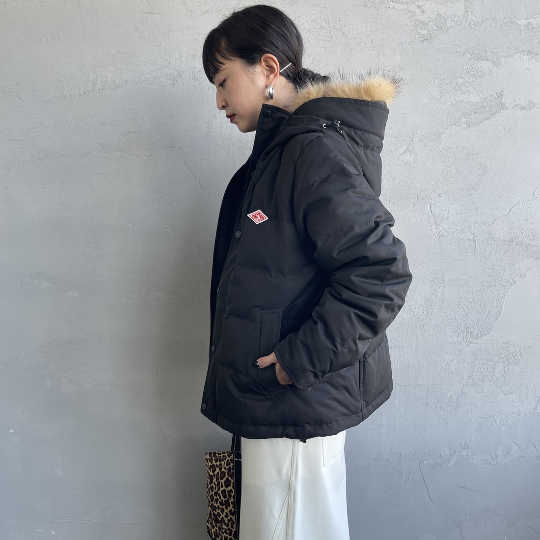 DANTON [ダントン] ショート丈 タッサーダウンジャケット [DT-A0007TPR]  &&モデル身長：150cm 着用サイズ：S&&