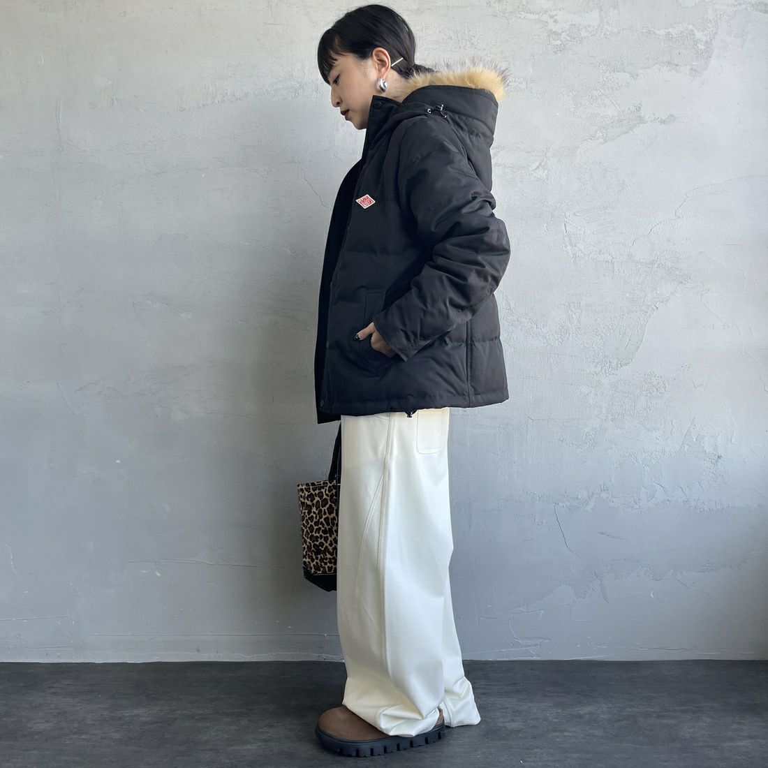 DANTON [ダントン] ショート丈 タッサーダウンジャケット [DT-A0007TPR]  &&モデル身長：150cm 着用サイズ：S&&