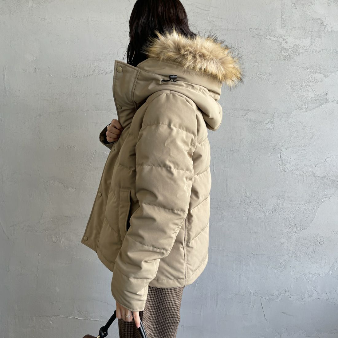 DANTON [ダントン] ショート丈 タッサーダウンジャケット [DT-A0007TPR] LT.BEIGE &&モデル身長：160cm 着用サイズ：M&&