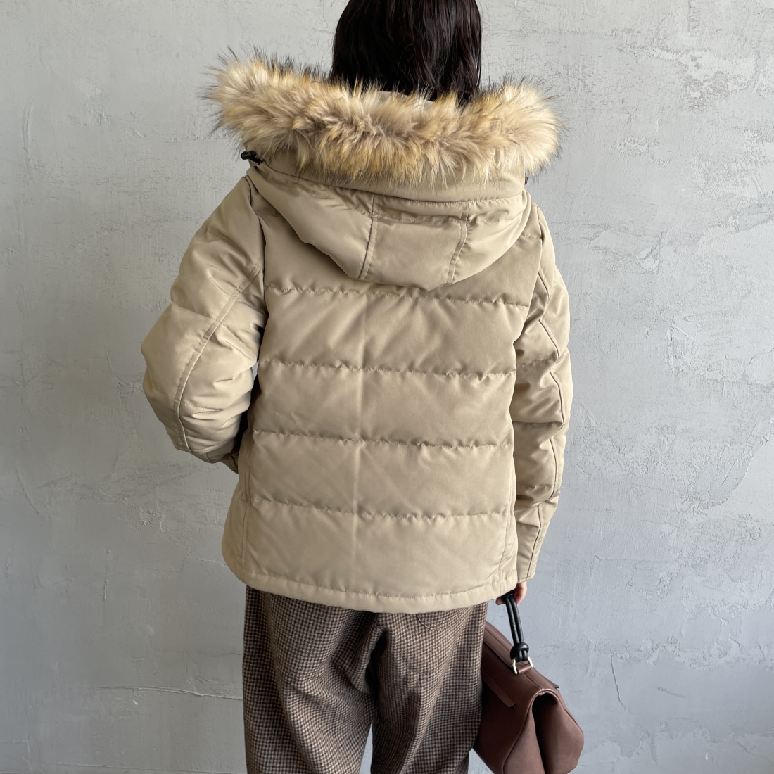 DANTON [ダントン] ショート丈 タッサーダウンジャケット [DT-A0007TPR] LT.BEIGE &&モデル身長：160cm 着用サイズ：M&&