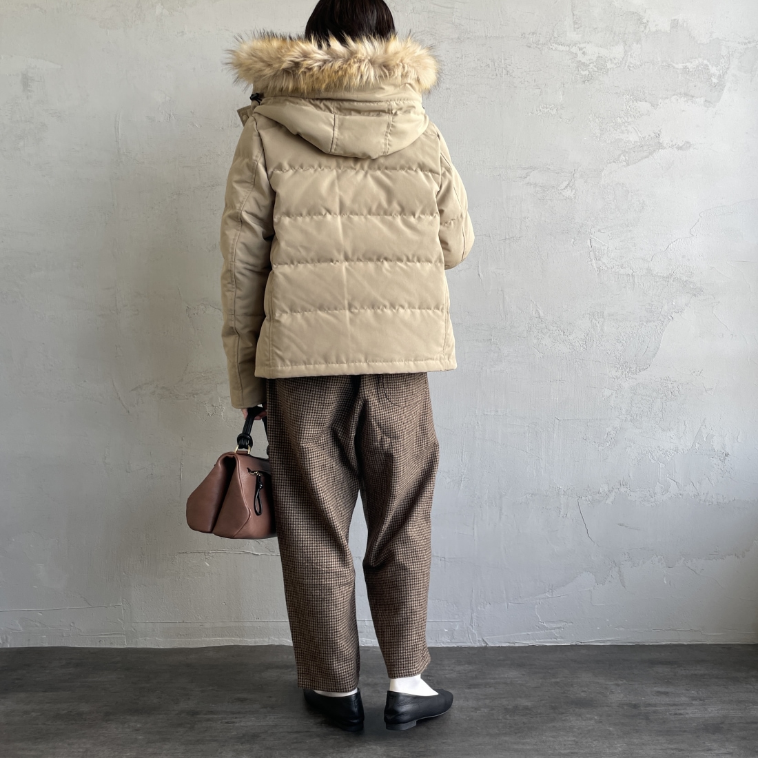 DANTON [ダントン] ショート丈 タッサーダウンジャケット [DT-A0007TPR] LT.BEIGE &&モデル身長：160cm 着用サイズ：M&&
