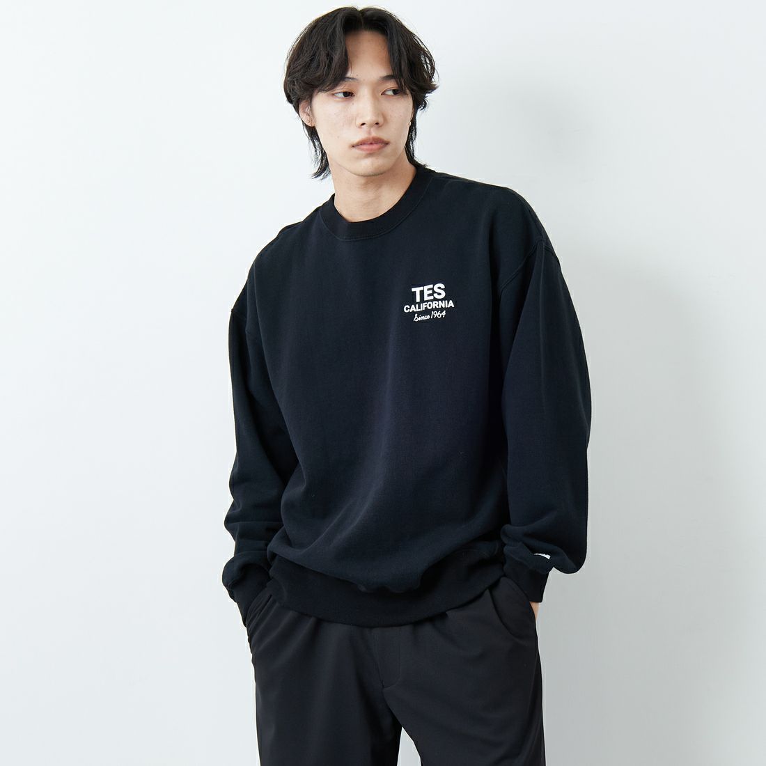 The Endless Summer [エンドレスサマー] 別注 BUHIダック バックプリントスウェット [FH-25774501-JF] BLACK &&モデル身長：179cm 着用サイズ：XL&&