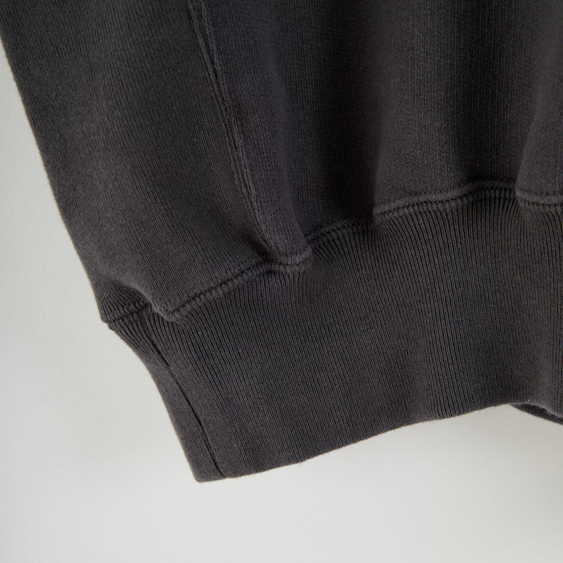 The Endless Summer [エンドレスサマー] 別注 BUHIダック バックプリントスウェット [FH-25774501-JF] CHARCOAL