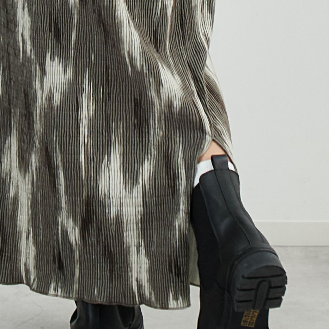 Jf Ready Made [ジェイエフレディメイド] プリーツ加工プリントスカート [04297-JK] BROWN &&モデル身長：162cm 着用サイズ：F&&