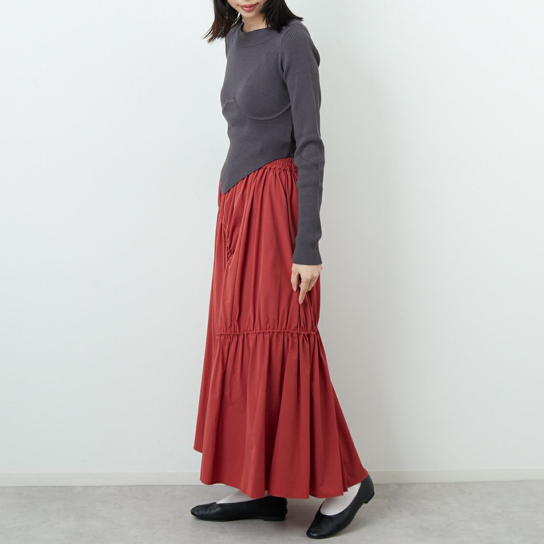 Jf Ready Made [ジェイエフレディメイド] ナイロンストレッチギャザースカート [755615] 22 ﾚｯﾄﾞ &&モデル身長：162cm 着用サイズ：F&&