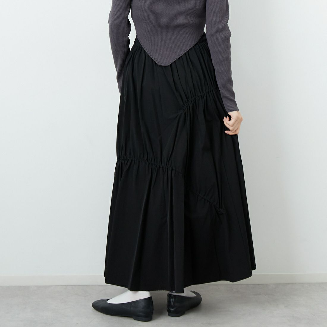 Jf Ready Made [ジェイエフレディメイド] ナイロンストレッチギャザースカート [755615] 03 ﾌﾞﾗｯｸ &&モデル身長：162cm 着用サイズ：F&&