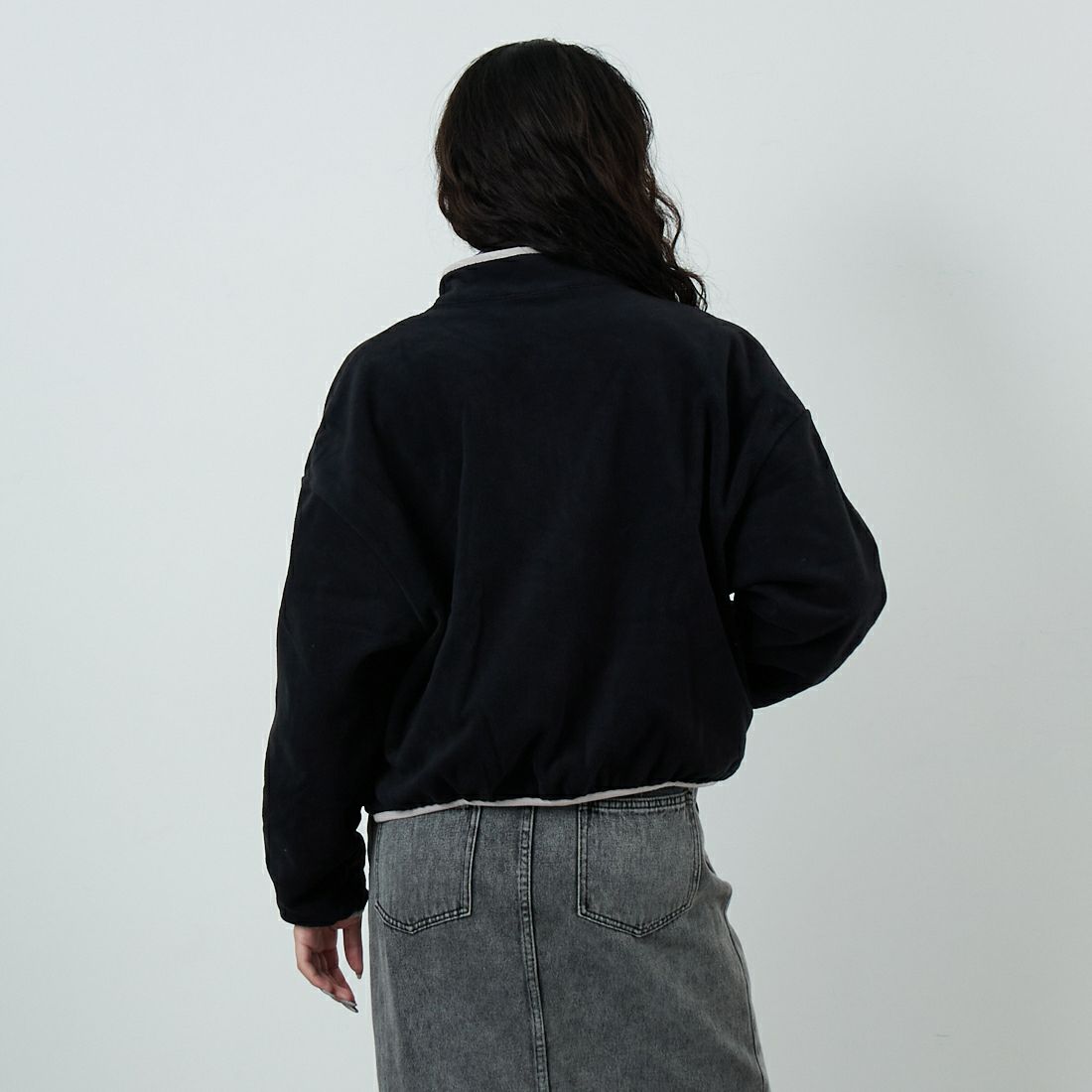 NIKE [ナイキ] クラブフリース ルーズフィットコージートラックジャケット [HV2731] 010 BLACK &&モデル身長：162cm 着用サイズ：M&&