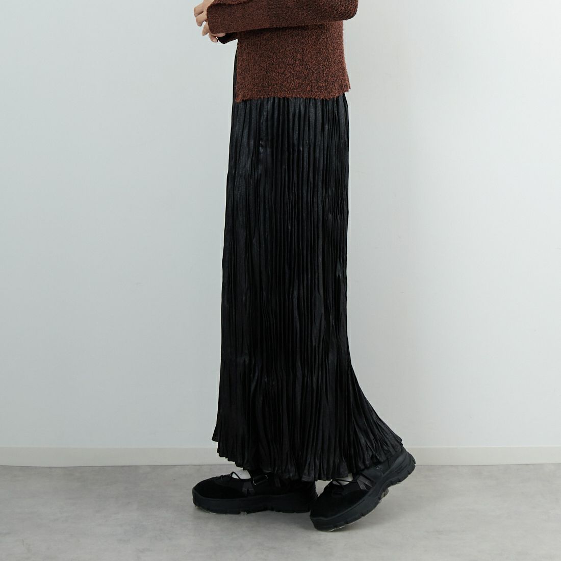 Jf Ready Made [ジェイエフレディメイド] チンツ風フェイクレザースカート [755693] 03 ﾌﾞﾗｯｸ &&モデル身長：162cm 着用サイズ：F&&