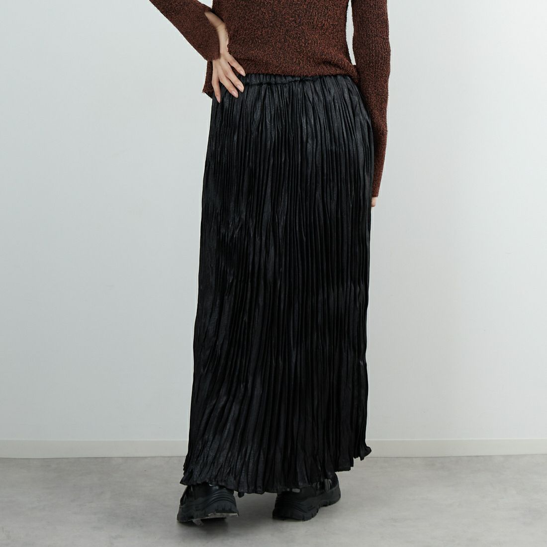 Jf Ready Made [ジェイエフレディメイド] チンツ風フェイクレザースカート [755693] 03 ﾌﾞﾗｯｸ &&モデル身長：162cm 着用サイズ：F&&