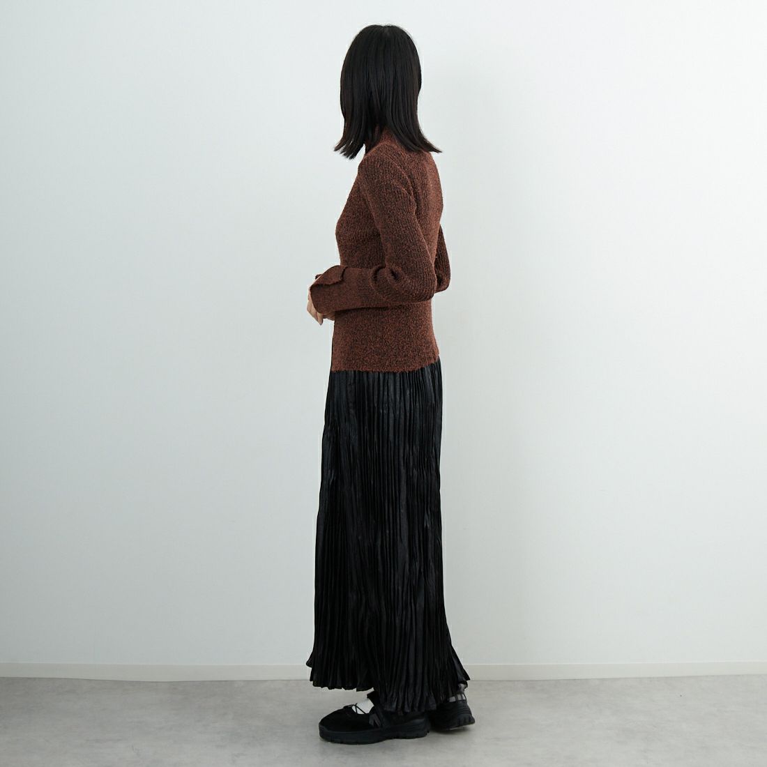 Jf Ready Made [ジェイエフレディメイド] チンツ風フェイクレザースカート [755693] 03 ﾌﾞﾗｯｸ &&モデル身長：162cm 着用サイズ：F&&