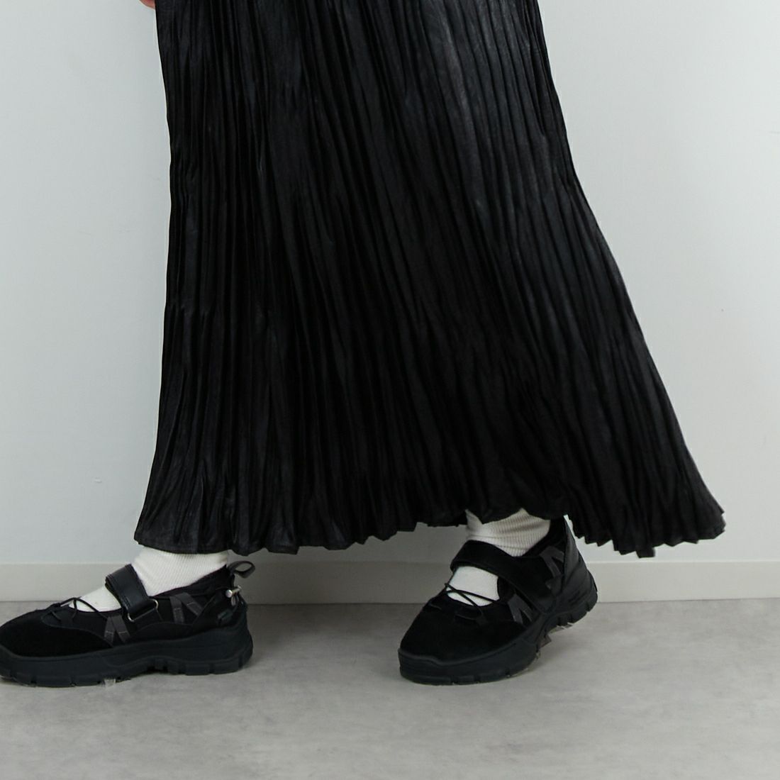 Jf Ready Made [ジェイエフレディメイド] チンツ風フェイクレザースカート [755693] 03 ﾌﾞﾗｯｸ &&モデル身長：162cm 着用サイズ：F&&