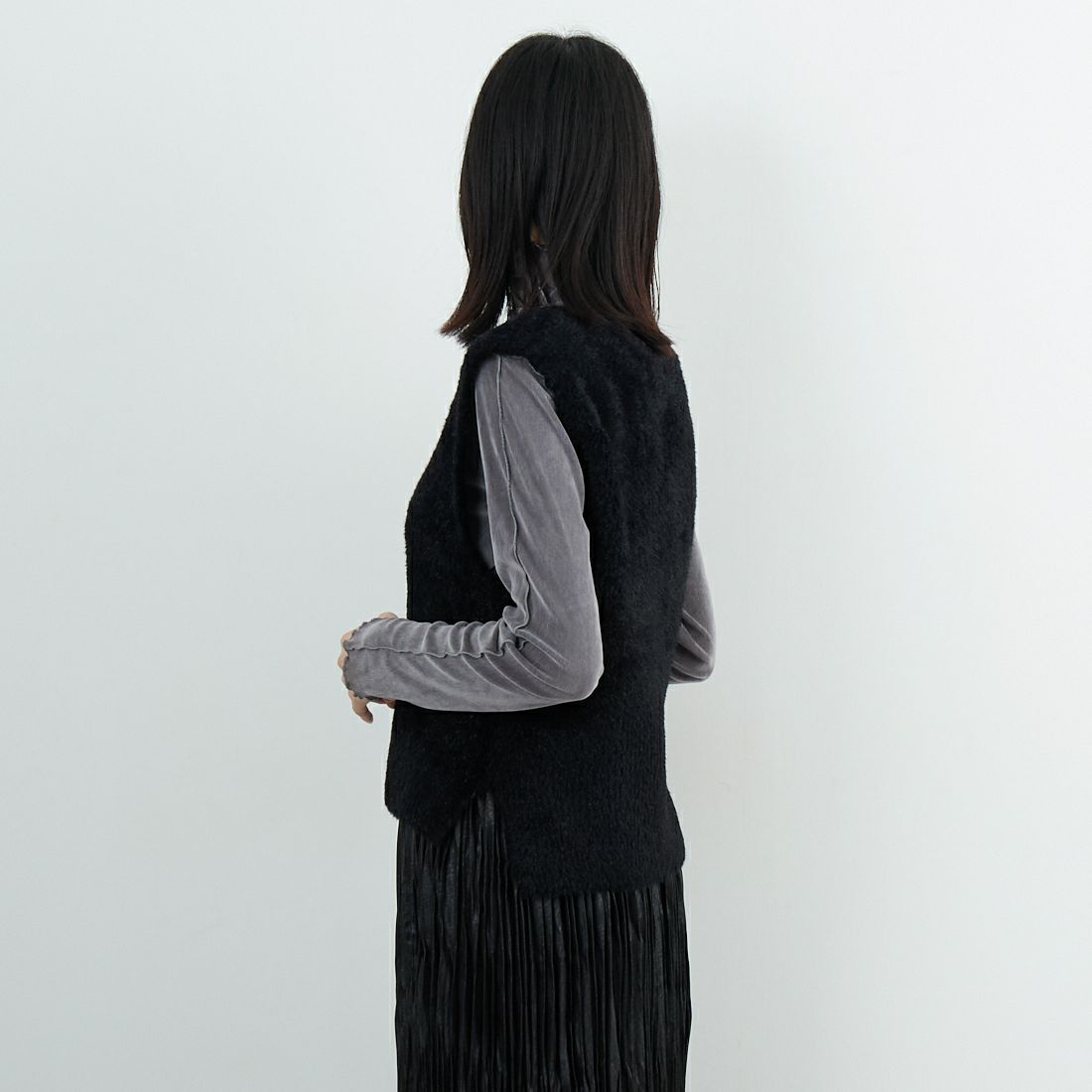 Jeans Factory Clothes [ジーンズファクトリークローズ] ラメシャギーベスト [11256834] ﾌﾞﾗｯｸ &&モデル身長：162cm 着用サイズ：F&&