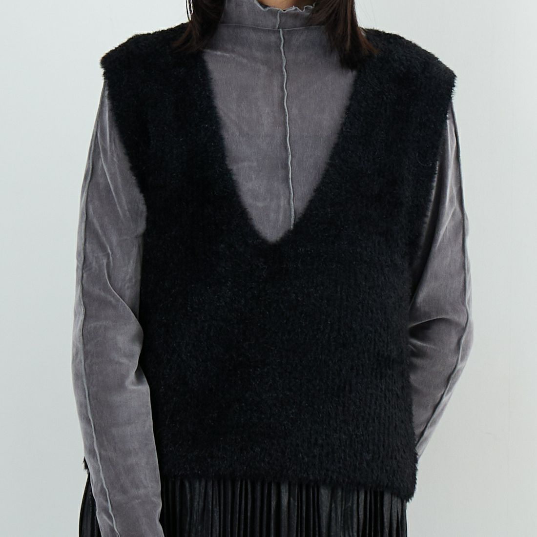 Jeans Factory Clothes [ジーンズファクトリークローズ] ラメシャギーベスト [11256834] ﾌﾞﾗｯｸ &&モデル身長：162cm 着用サイズ：F&&