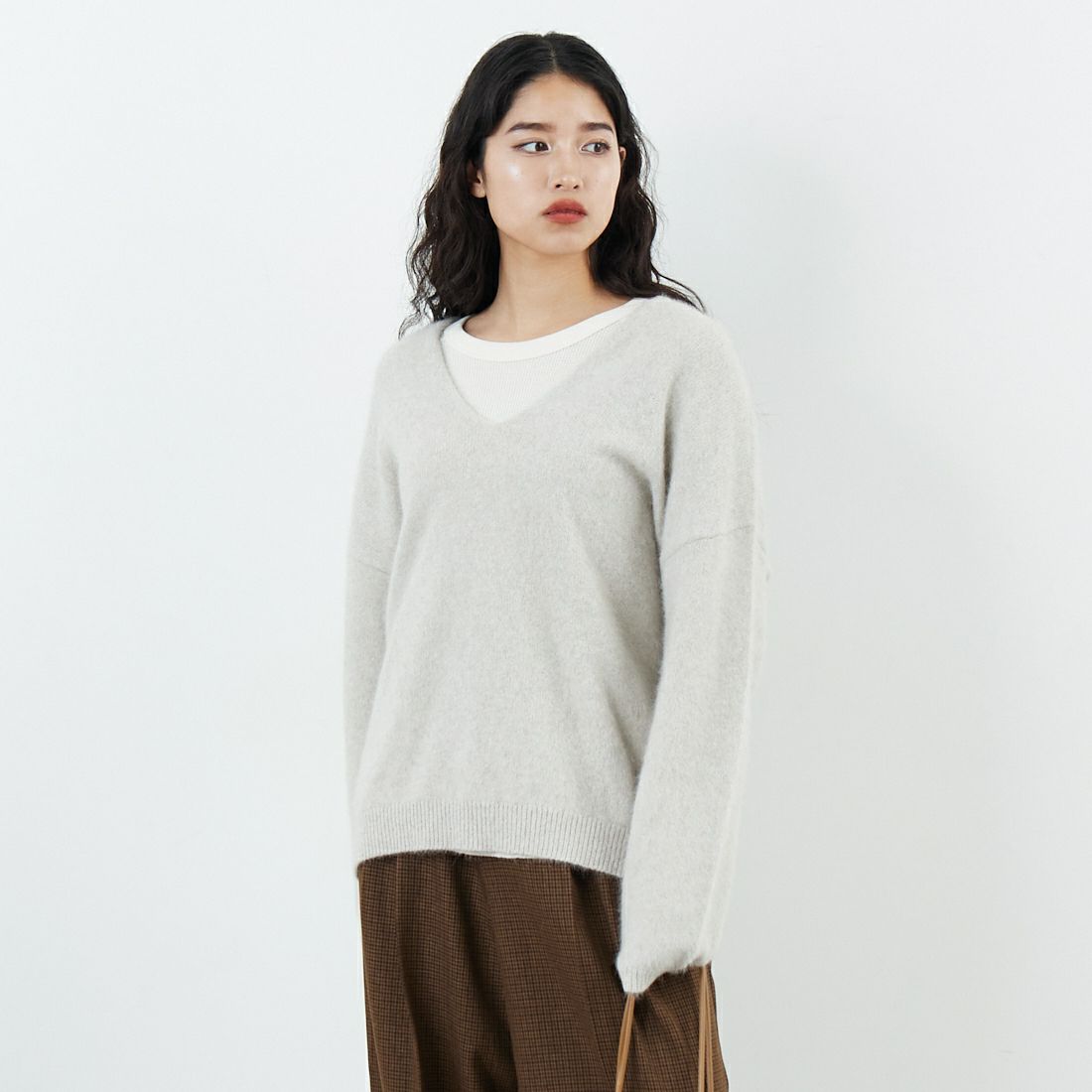 Jeans Factory Clothes [ジーンズファクトリークローズ] 深Vネックフォックスニットプルオーバー [25010100] L.GRY &&モデル身長：162cm 着用サイズ：F&&