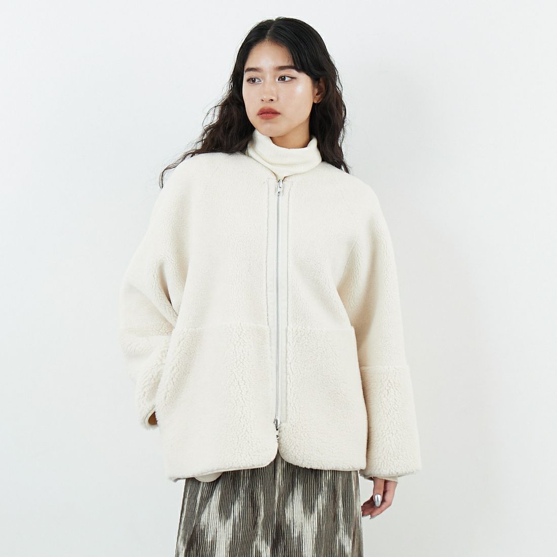 Jeans Factory Clothes [ジーンズファクトリークローズ] リバーシブルボアショートコート [4110101] 950 IVORY &&モデル身長：162cm 着用サイズ：F&&