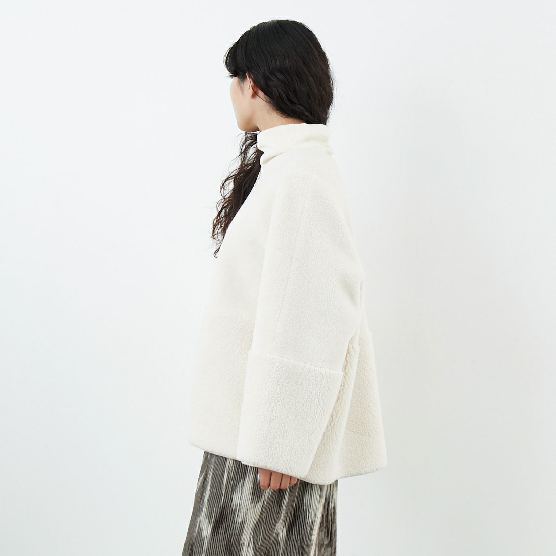 Jeans Factory Clothes [ジーンズファクトリークローズ] リバーシブルボアショートコート [4110101] 950 IVORY &&モデル身長：162cm 着用サイズ：F&&