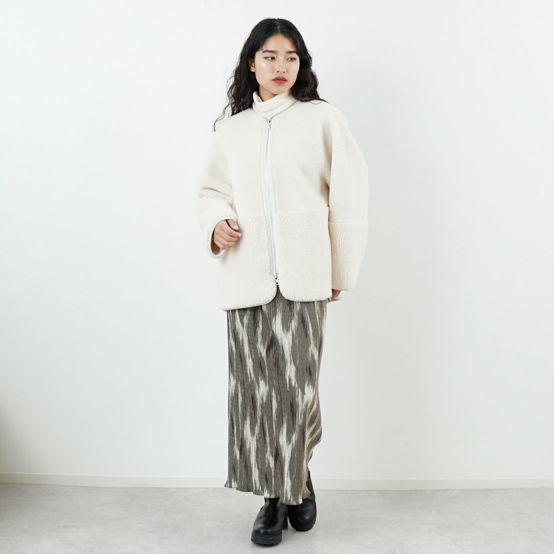 Jeans Factory Clothes [ジーンズファクトリークローズ] リバーシブルボアショートコート [4110101] 950 IVORY &&モデル身長：162cm 着用サイズ：F&&