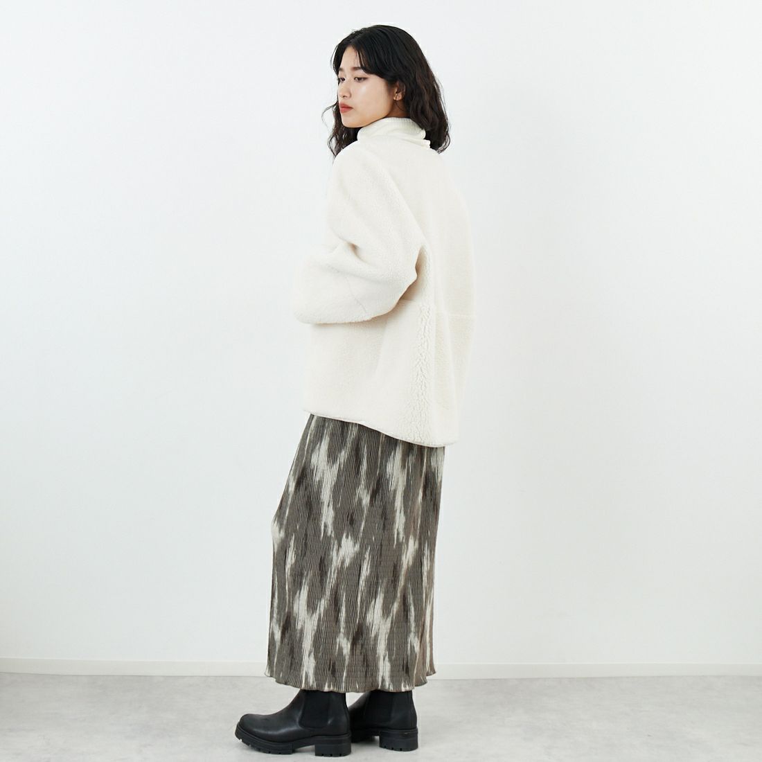 Jeans Factory Clothes [ジーンズファクトリークローズ] リバーシブルボアショートコート [4110101] 950 IVORY &&モデル身長：162cm 着用サイズ：F&&