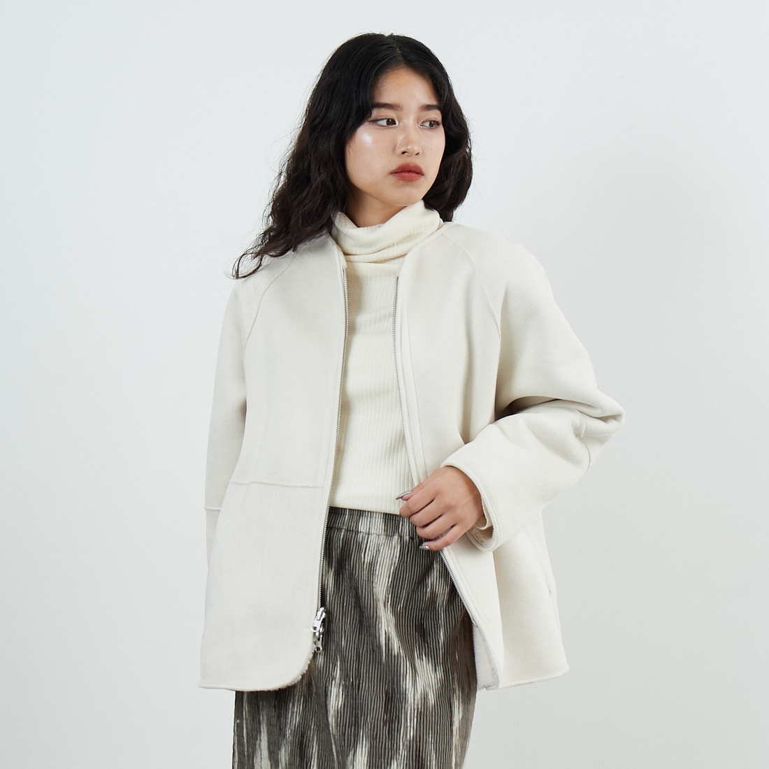 Jeans Factory Clothes [ジーンズファクトリークローズ] リバーシブルボアショートコート [4110101] 950 IVORY &&モデル身長：162cm 着用サイズ：F&&