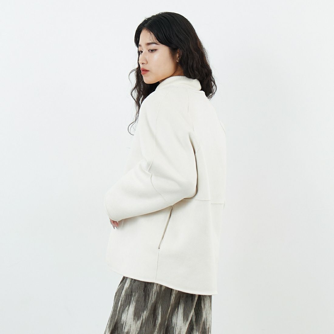 Jeans Factory Clothes [ジーンズファクトリークローズ] リバーシブルボアショートコート [4110101] 950 IVORY &&モデル身長：162cm 着用サイズ：F&&