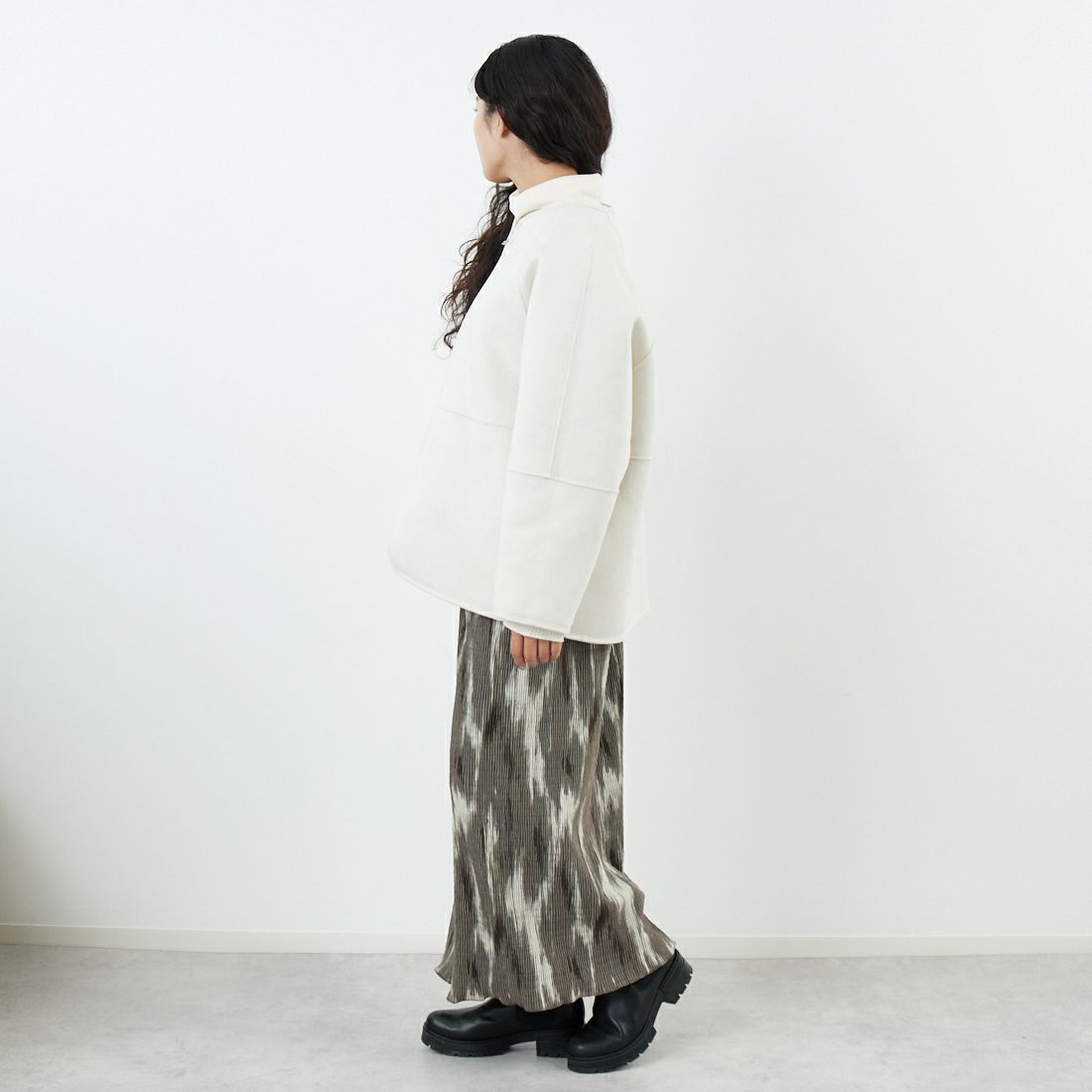 Jeans Factory Clothes [ジーンズファクトリークローズ] リバーシブルボアショートコート [4110101] 950 IVORY &&モデル身長：162cm 着用サイズ：F&&