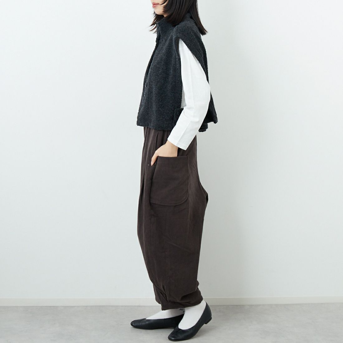 tumugu: [ツムグ] シープパイルベスト [TC25318] 88 CHARCOA &&モデル身長：162cm 着用サイズ：F&&