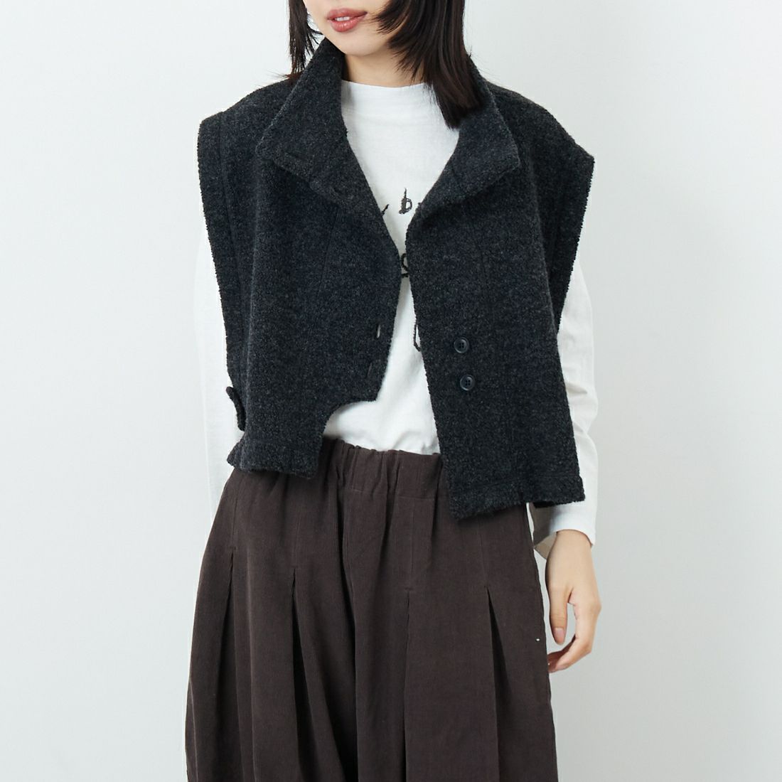 tumugu: [ツムグ] シープパイルベスト [TC25318] 88 CHARCOA &&モデル身長：162cm 着用サイズ：F&&