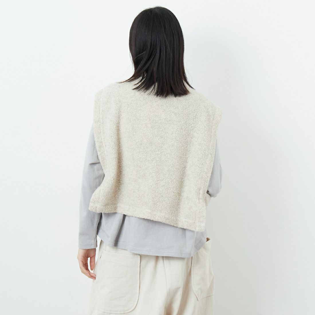 tumugu: [ツムグ] シープパイルベスト [TC25318] 03 OATMEAL &&モデル身長：162cm 着用サイズ：F&&