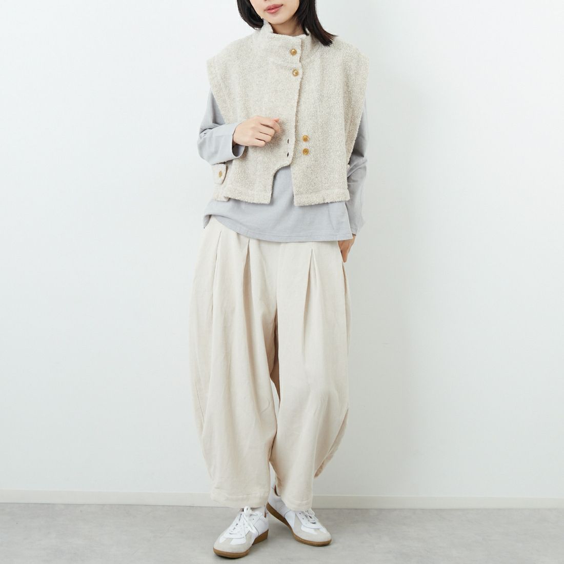 tumugu: [ツムグ] シープパイルベスト [TC25318] 03 OATMEAL &&モデル身長：162cm 着用サイズ：F&&