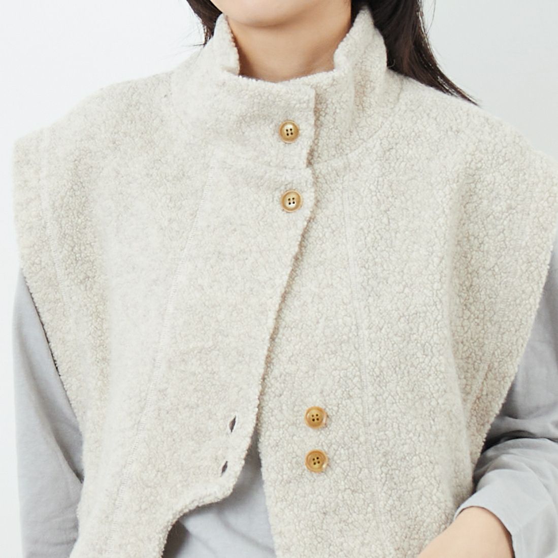 tumugu: [ツムグ] シープパイルベスト [TC25318] 03 OATMEAL &&モデル身長：162cm 着用サイズ：F&&