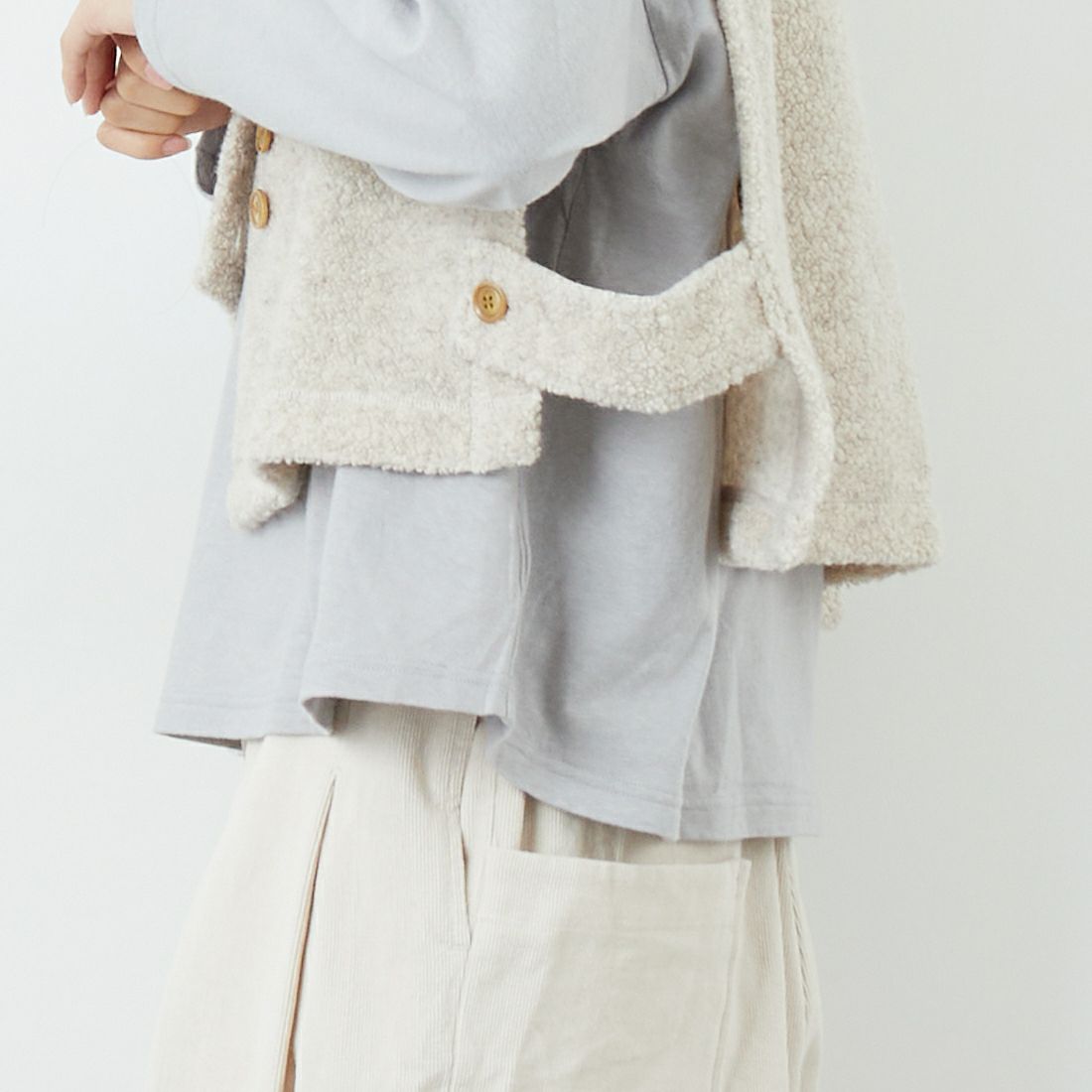 tumugu: [ツムグ] シープパイルベスト [TC25318] 03 OATMEAL &&モデル身長：162cm 着用サイズ：F&&