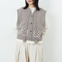 17 MOCHA&&モデル身長：162cm 着用サイズ：F&&