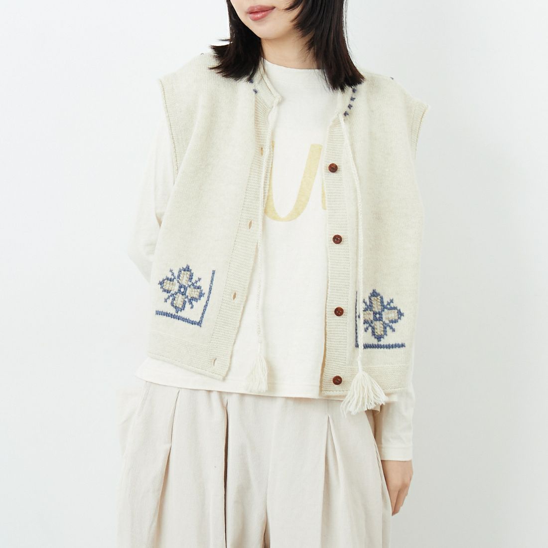 tumugu: [ツムグ] シェットランドウール×ロービング刺繍 2WAYベスト [TK25407] 06 KINARI &&モデル身長：162cm 着用サイズ：F&&