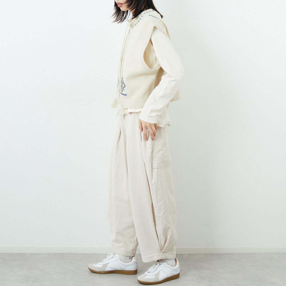 tumugu: [ツムグ] シェットランドウール×ロービング刺繍 2WAYベスト [TK25407] 06 KINARI &&モデル身長：162cm 着用サイズ：F&&