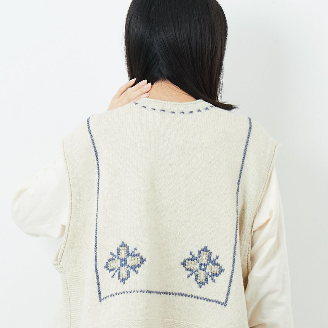 tumugu: [ツムグ] シェットランドウール×ロービング刺繍 2WAYベスト [TK25407] 06 KINARI &&モデル身長：162cm 着用サイズ：F&&